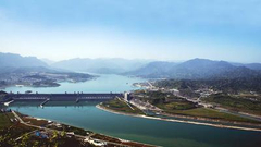 青山绿水间的宏伟工程