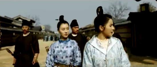 剧中将军之女和香铺老板之女也时常穿男装