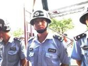 官方称城管撤梯不想摔死人 光明网:回应很经典