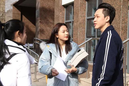 北京:中国传媒大学2018年艺考开考, “00后”成主力军(图片来源:视觉中国,图文无关)