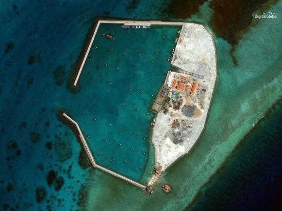 彭博社援引“数字地球”9月拍摄的越南建西礁设施照片