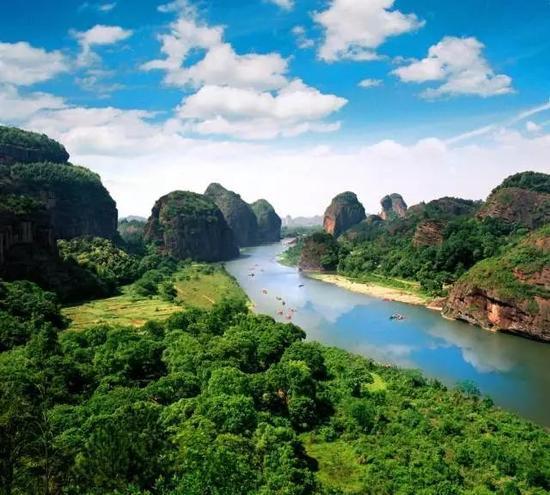 江西龙虎山世界地质公园(来源:国土资源部网站)
