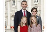 西班牙王室发布2017圣诞贺卡照片 温馨有爱