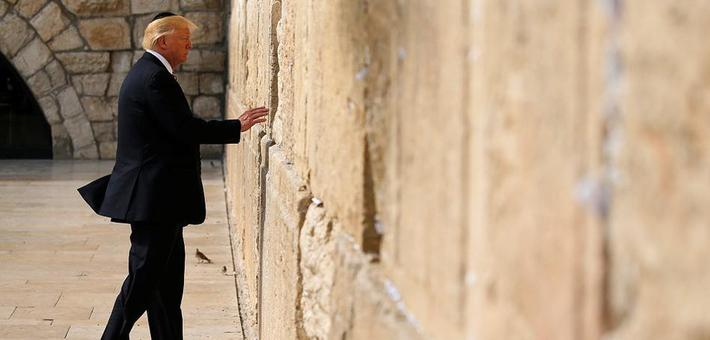 特朗普成首位任上访哭墙的美国总统