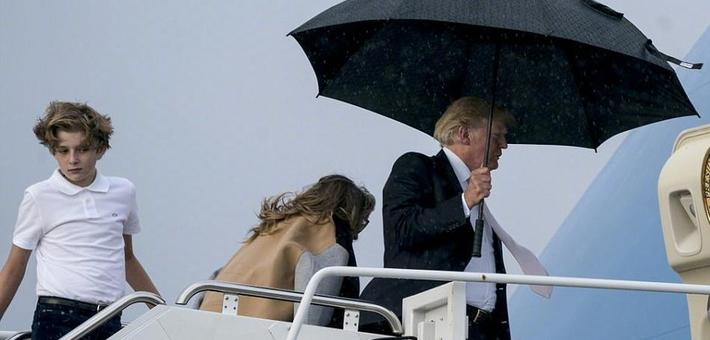 特朗普与第一夫人的尴尬瞬间