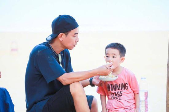 陈小春和儿子Jasper