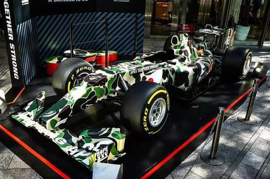 我就看看系列——A BATHING APE®x Formula 1™赛车