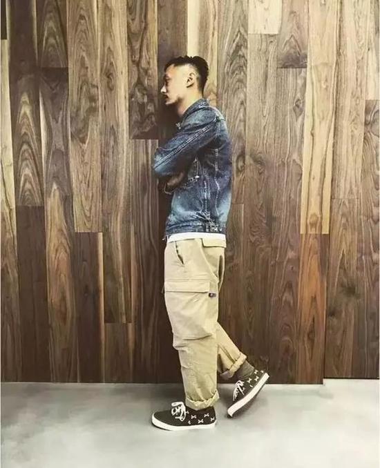 余文乐 着 WTAPS x Vault by Vans 2016