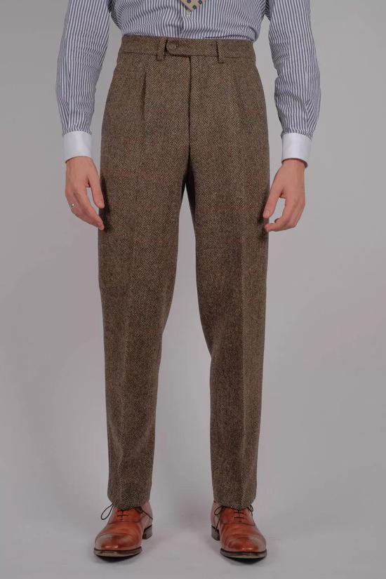 ▲ 著名的 Harris Tweed 粗花呢裤装