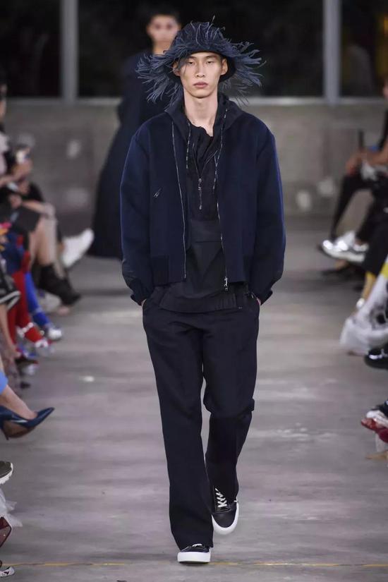 Valentino Pre-Fall 2019 Fashion Show