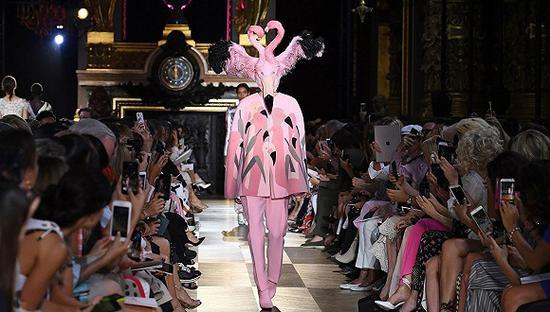 图片来源:Fashionista