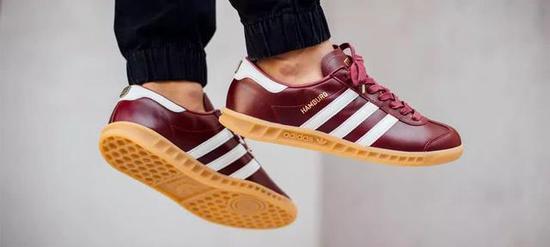 ▲adidas Hamburg 板鞋常用黄色中底吸睛