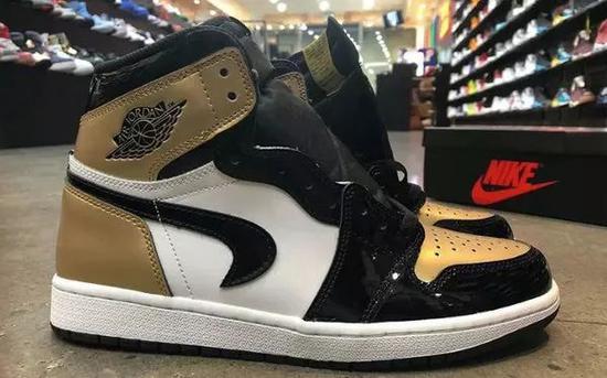 Nike Air Jordan 1 Gold Toe 错版反钩