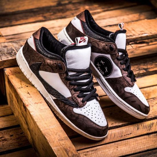 BespokeIND 客制 Travis Scott × Nike SB Dunk