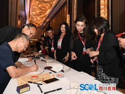 开席啦！各国宾客品尝天府家宴