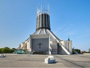 第十届利物浦双年展的追问：美丽的世界，你在哪里？