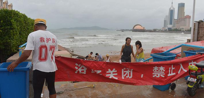 台风“温比亚”外围云系影响青岛