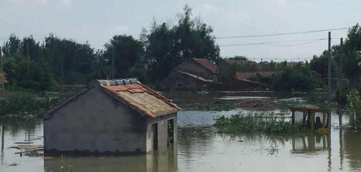 涉水进入南宅科村，村民已全撤离