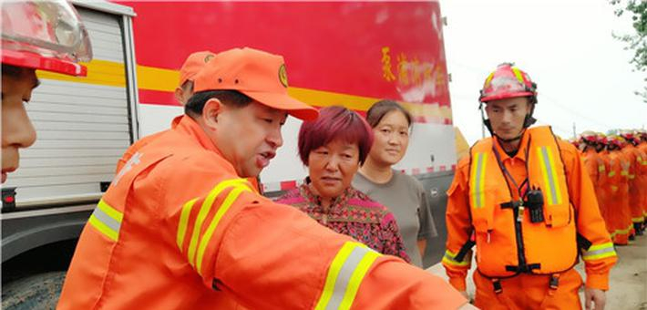 驻寿光纪台消防官兵：不拿村民一针一线 水泵24小时运转