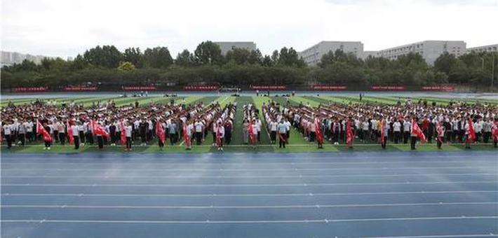 章丘中学2018级新生军训开训典礼开幕