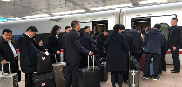 住鲁人大代表、政协委员赴京