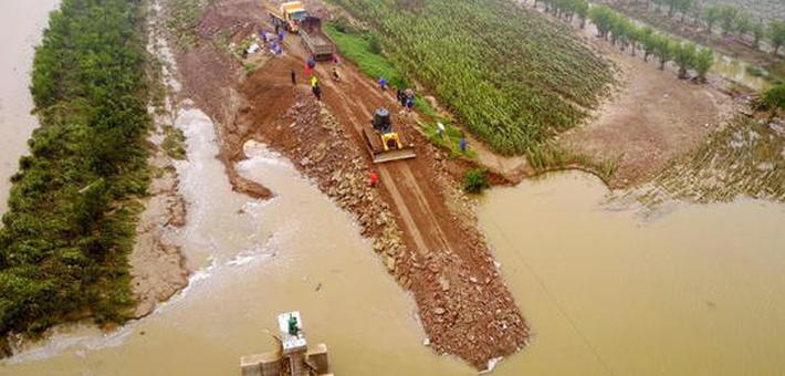 寿光弥河营里段西岸决口合龙