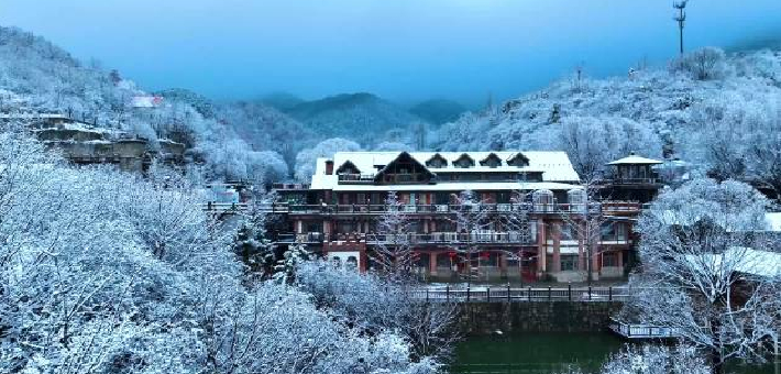 济南九如山3月突降大雪，银装素裹