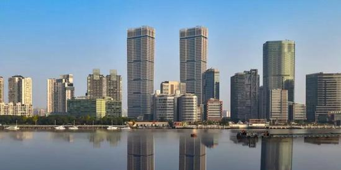 上海最高双子塔星港国际中心竣工 预计下半年