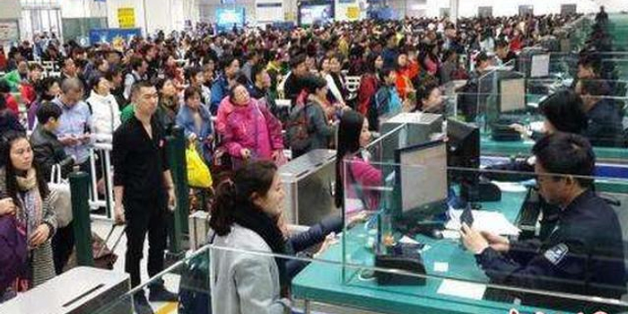 浦东机场2号航站楼K值机岛实行国内航班公共