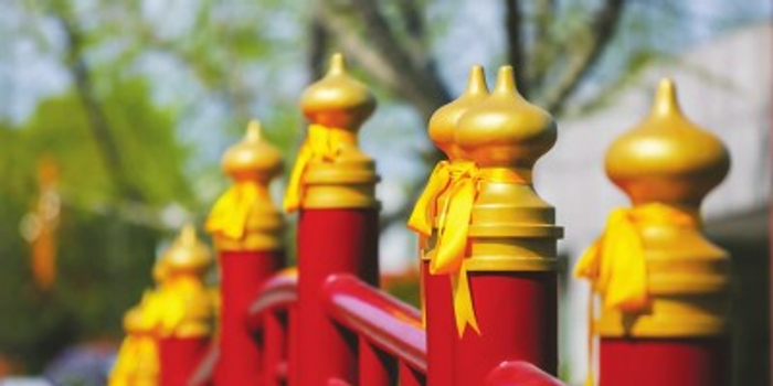 上海试点无烟墓园 用鲜花、黄丝带替代鞭炮清