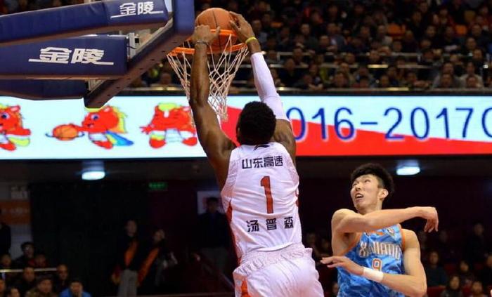 马健说周琦王哲林进NBA没戏，今晚俩人便已暴露！