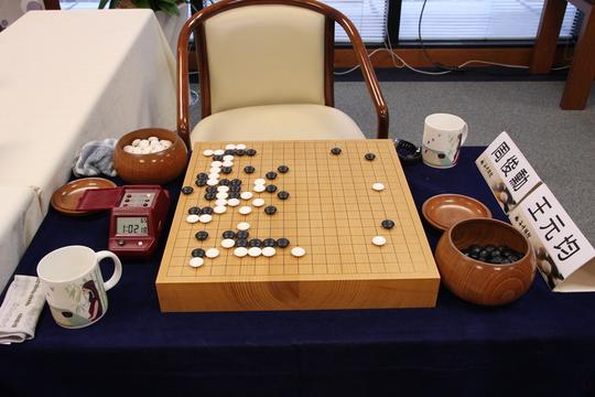 宝岛两代棋王大斗七番胜负　周俊勋第五局挽救赛点胜王元均