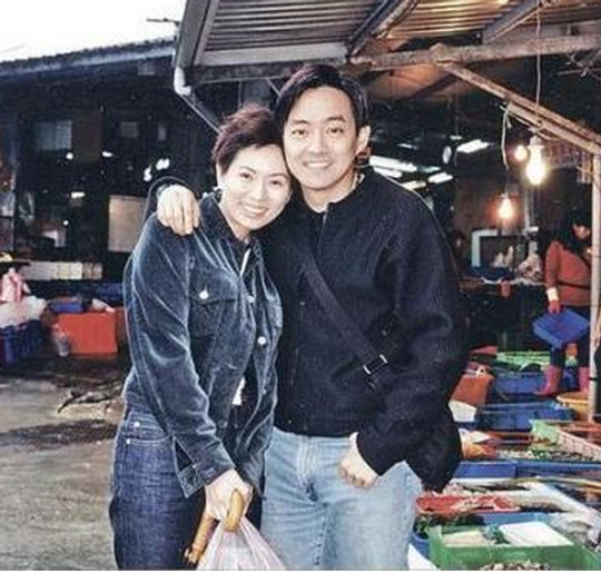 1997年,罗慧娟在拍摄《新天仙配》时与台湾男星李志奇擦出火花,可惜