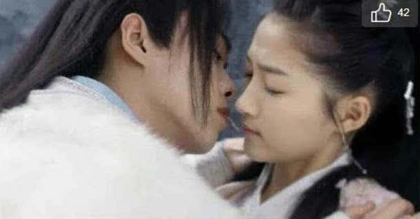 吻戏怎么拍？赵丽颖吻刘恺威靠借位，吻他却真枪实弹