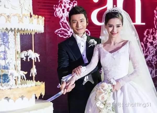 近期都是“世纪婚礼，唯有“她”难得简约又低调