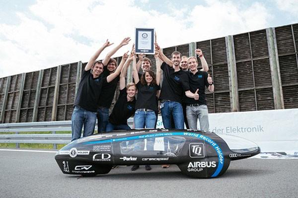 全球最高效电动汽车1度电能跑1232公里