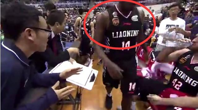 哈神炮轰主帅引火上身 网调球迷主张炒掉他