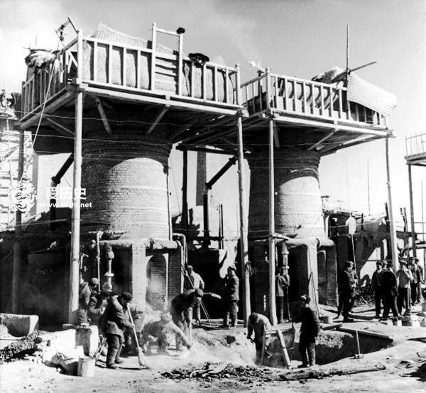 1958年遍布神州的土高炉里钢铁是怎样炼成的？