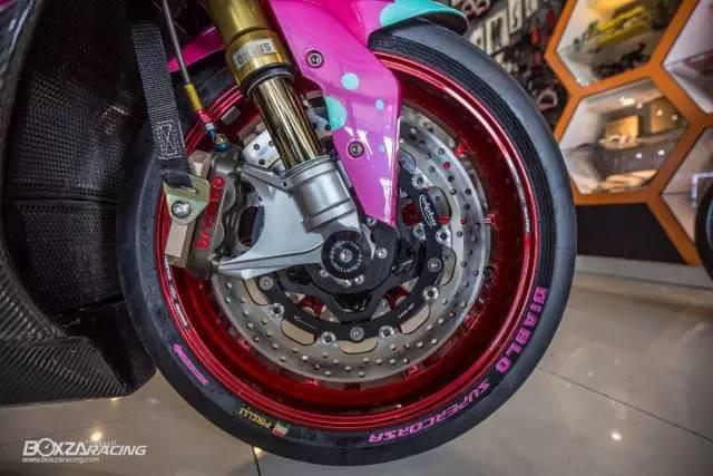 女友爆改了宝马S1000RR，看完感觉肾有点痛！