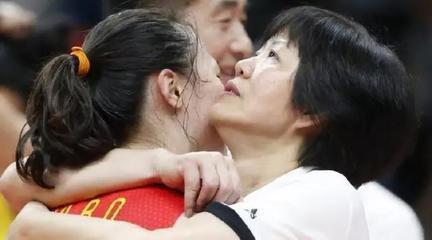 郎平如果续约,一个最关注的问题排协怎么解决