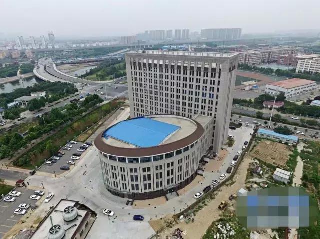 盘点中国大学里的10大奇葩建筑/雕塑，不信不毁你三观！