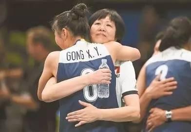 女排小将成就三冠王，摸高3.23米，中国女排未来领袖？