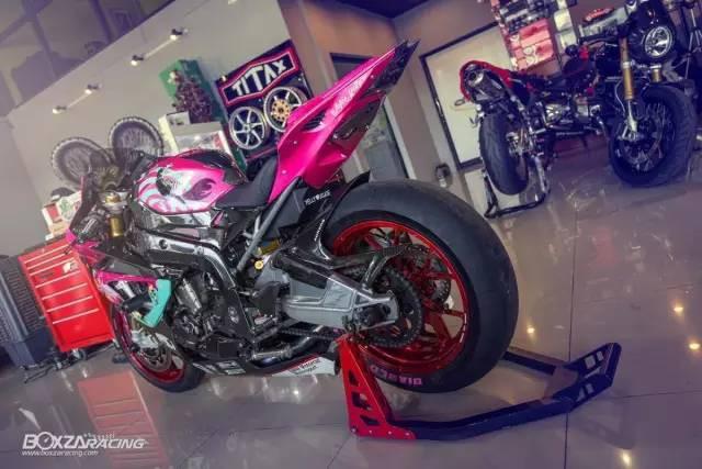 女友爆改了宝马S1000RR，看完感觉肾有点痛！