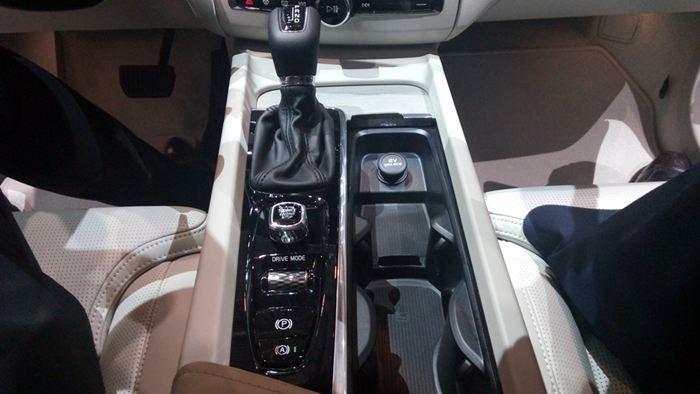 新沃尔沃XC60亮相日内瓦车展 SPA平台打造