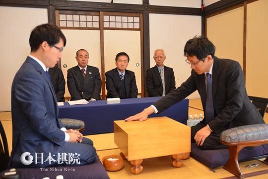 棋圣五连霸！ 井山裕太趋近日本头衔战历史最佳