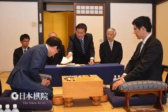 棋圣五连霸！ 井山裕太趋近日本头衔战历史最佳