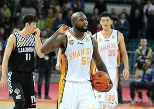 中国篮球三大与球迷打架事件女版奥本山气场秒杀阿泰