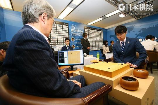 “地震狗”回归正常完胜井山　ＡＩ当开拓围棋新天地