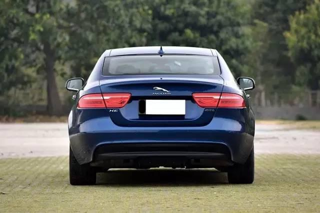 这车虽卖36万，比C级贵，但操控好,甩宝马3系半条街