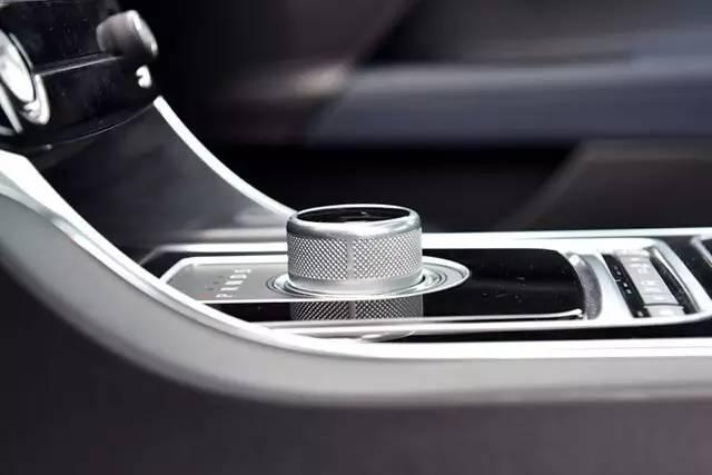 这车虽卖36万，比C级贵，但操控好,甩宝马3系半条街